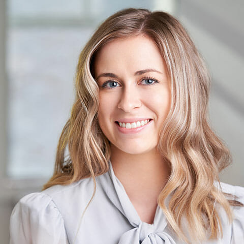 Hannah Simonson headshot